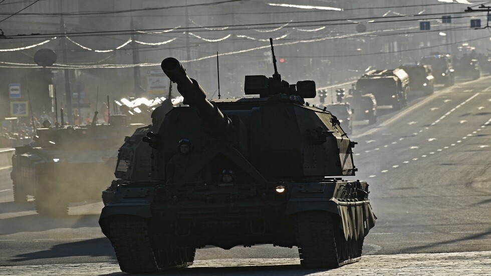 اختبار مدفع هوتزر  مدولب روسي