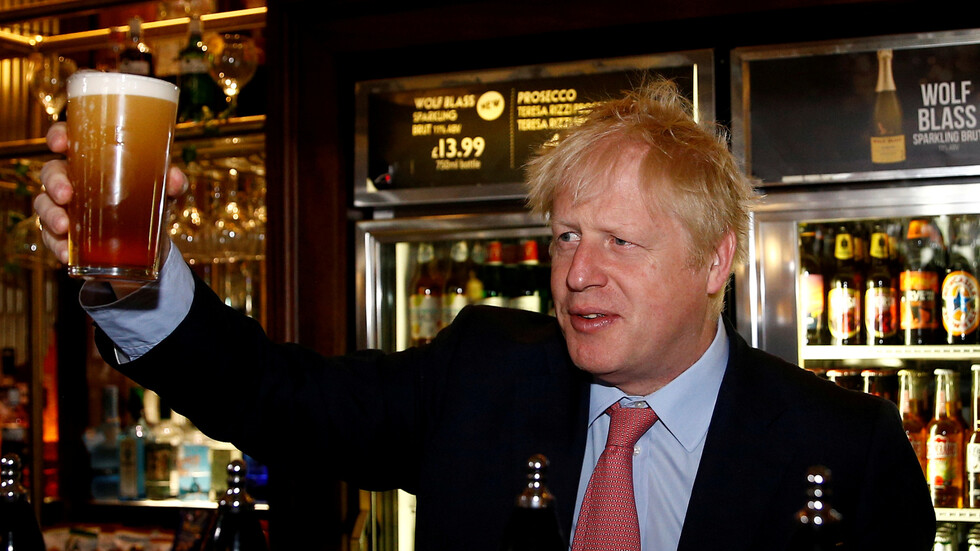 جونسون يدعو بوتين إلى قمة دولية بشأن تطوير لقاح ضد فيروس كورونا