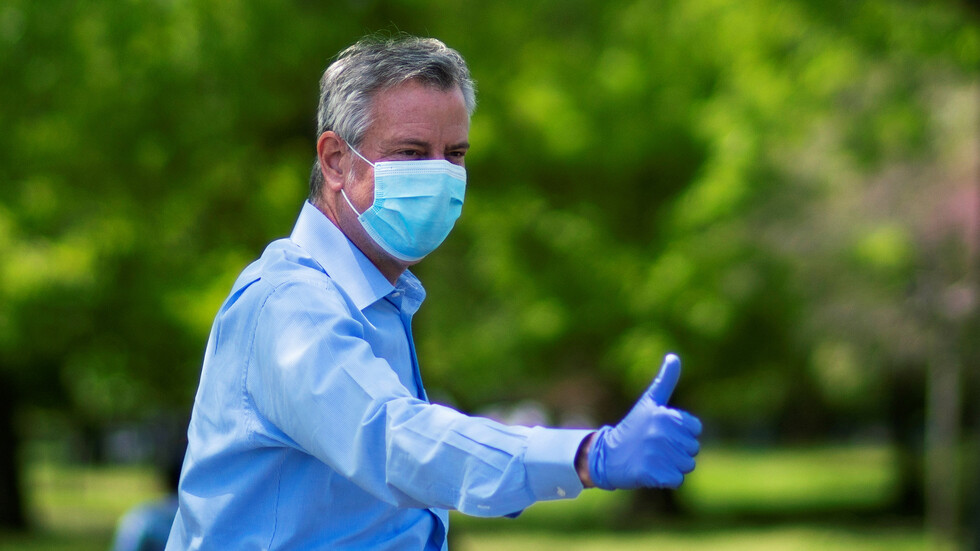 عمدة نيويورك: من 200 ألف إلى 400 ألف شخص سيعودون لأعمالهم في المرحلة الأولى لتخفيف القيود