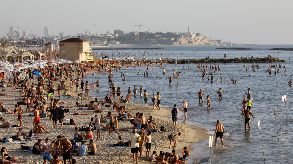 إسرائيل تسجل 64 إصابة ووفاة واحدة بفيروس كورونا