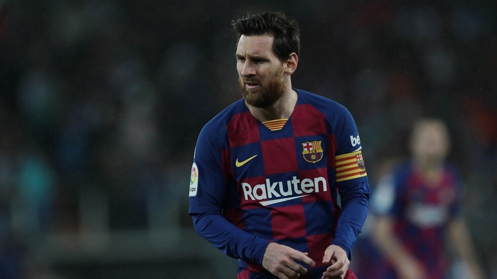 نائب رئيس فريق ميسي الأول يتكهن بعودة البرغوث