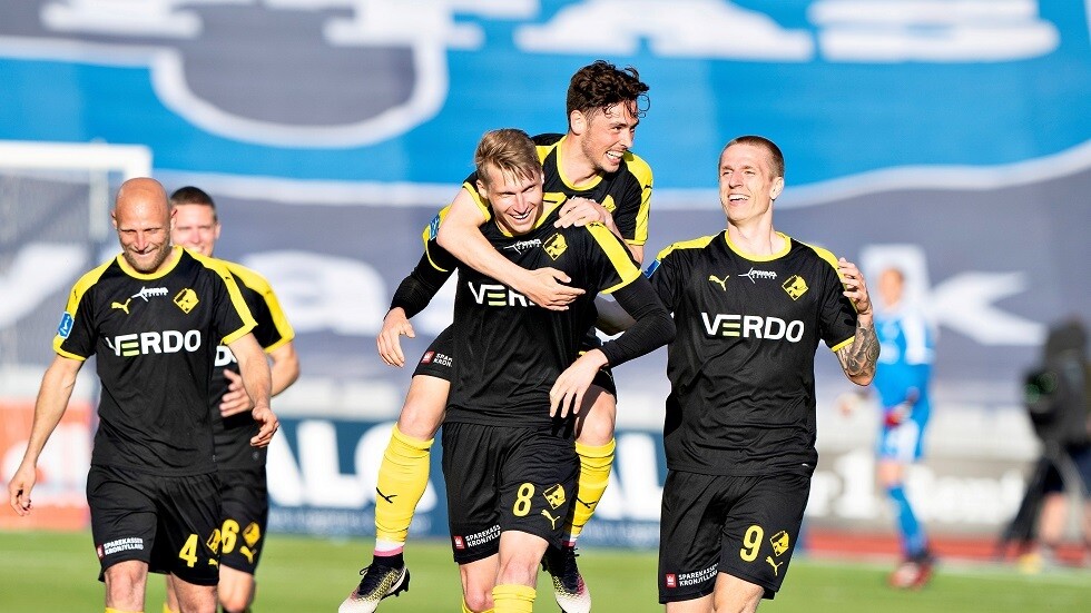 شاهد.. هدف رائع من مسافة بعيدة