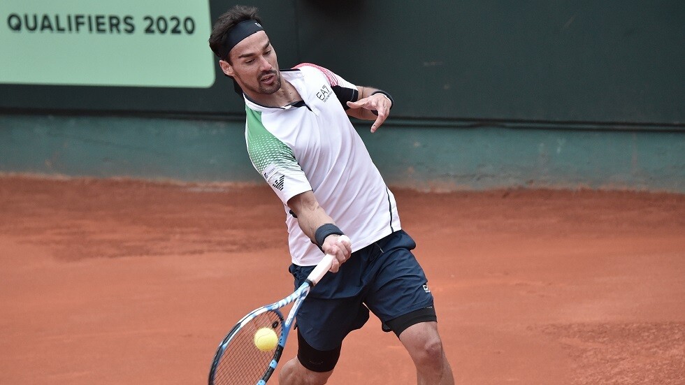 فونيني يخضع لعملية جراحية في كاحليه