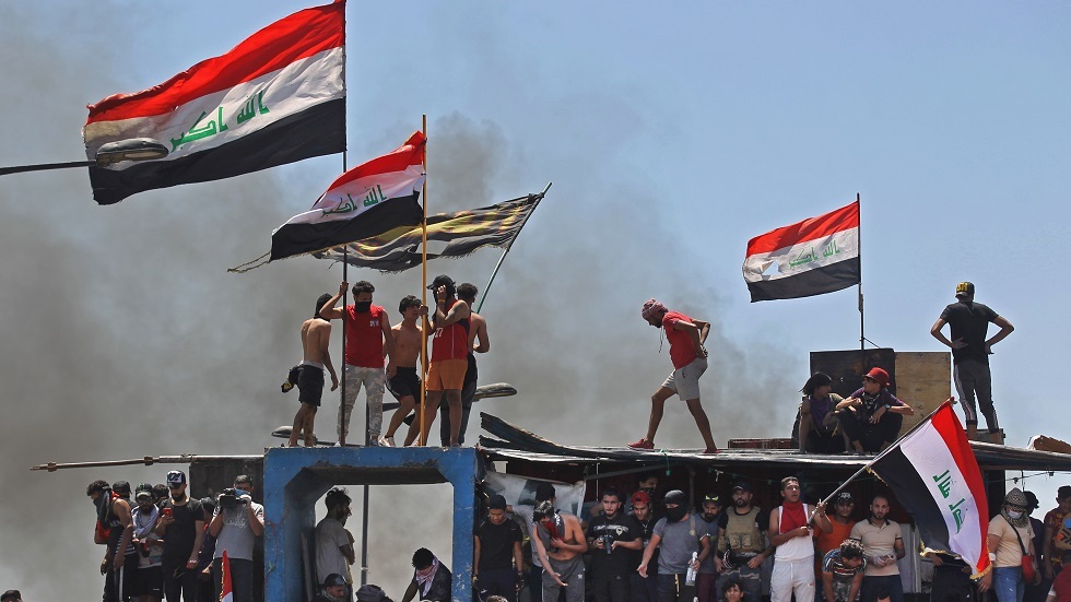 مواطن عراقي يواجه الكاظمي ويطالبه بمحاسبة عبد المهدي (فيديو)