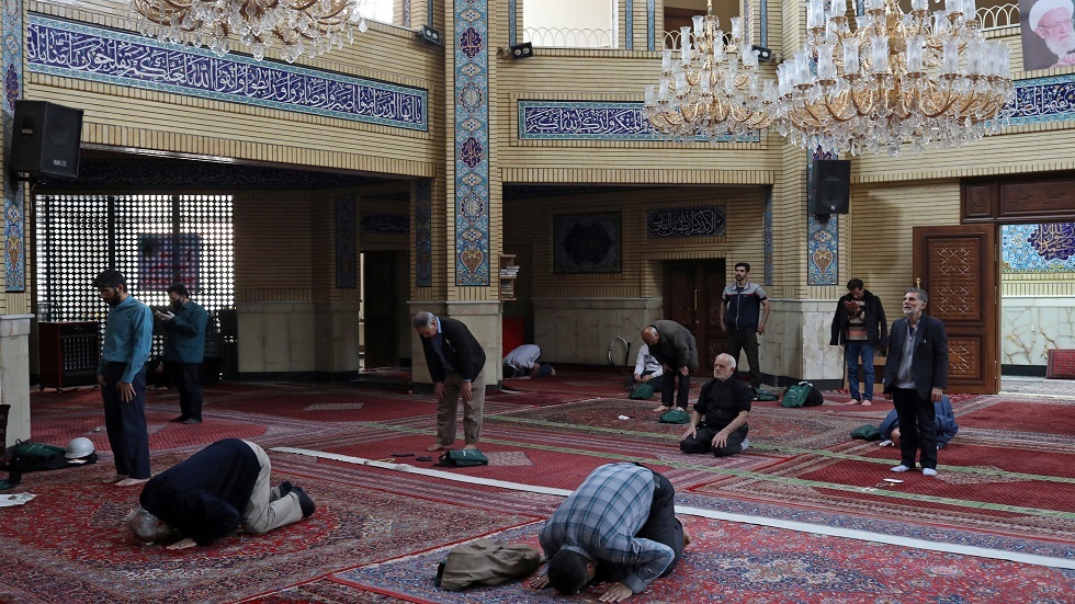 إيران: سنعلن عن سبل مناسبة لإعادة فتح المساجد في ليالي القدر