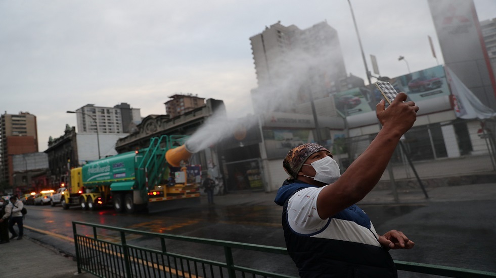 وزير الصحة التشيلي يعلن قفزة في إصابات كورونا وفرض حجر صحي في سانتياغو