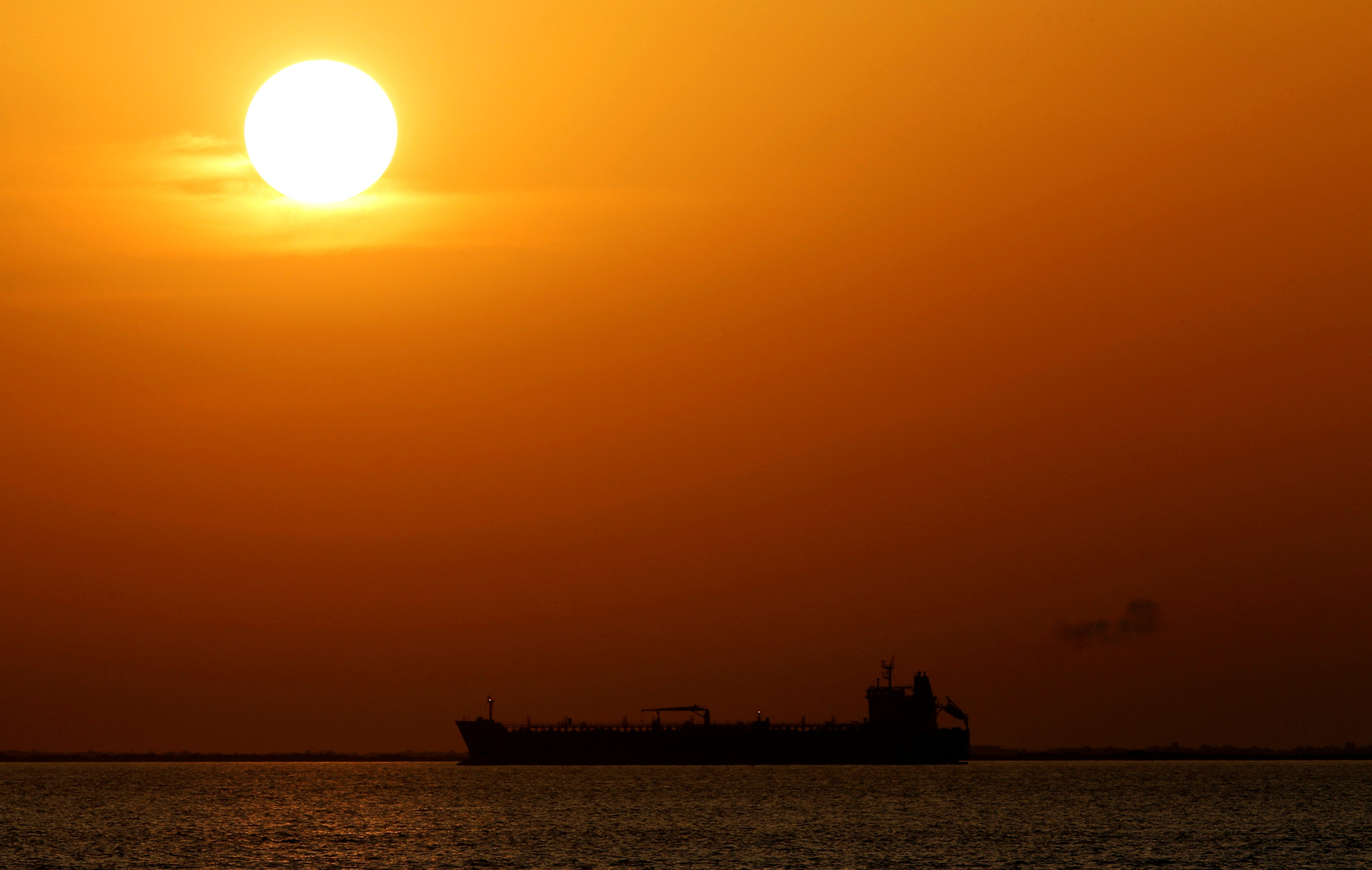 أسطول ضخم من ناقلات النفط الرخيص يتجه صوب الصين
