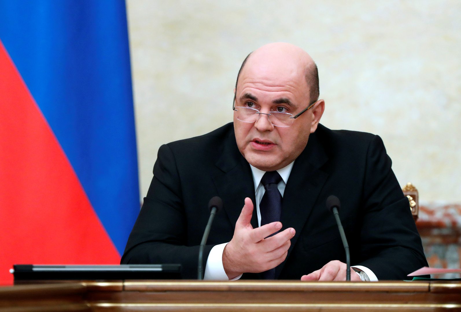 رئيس الوزراء الروسي يستأنف عمله بعد شفائه من كورونا