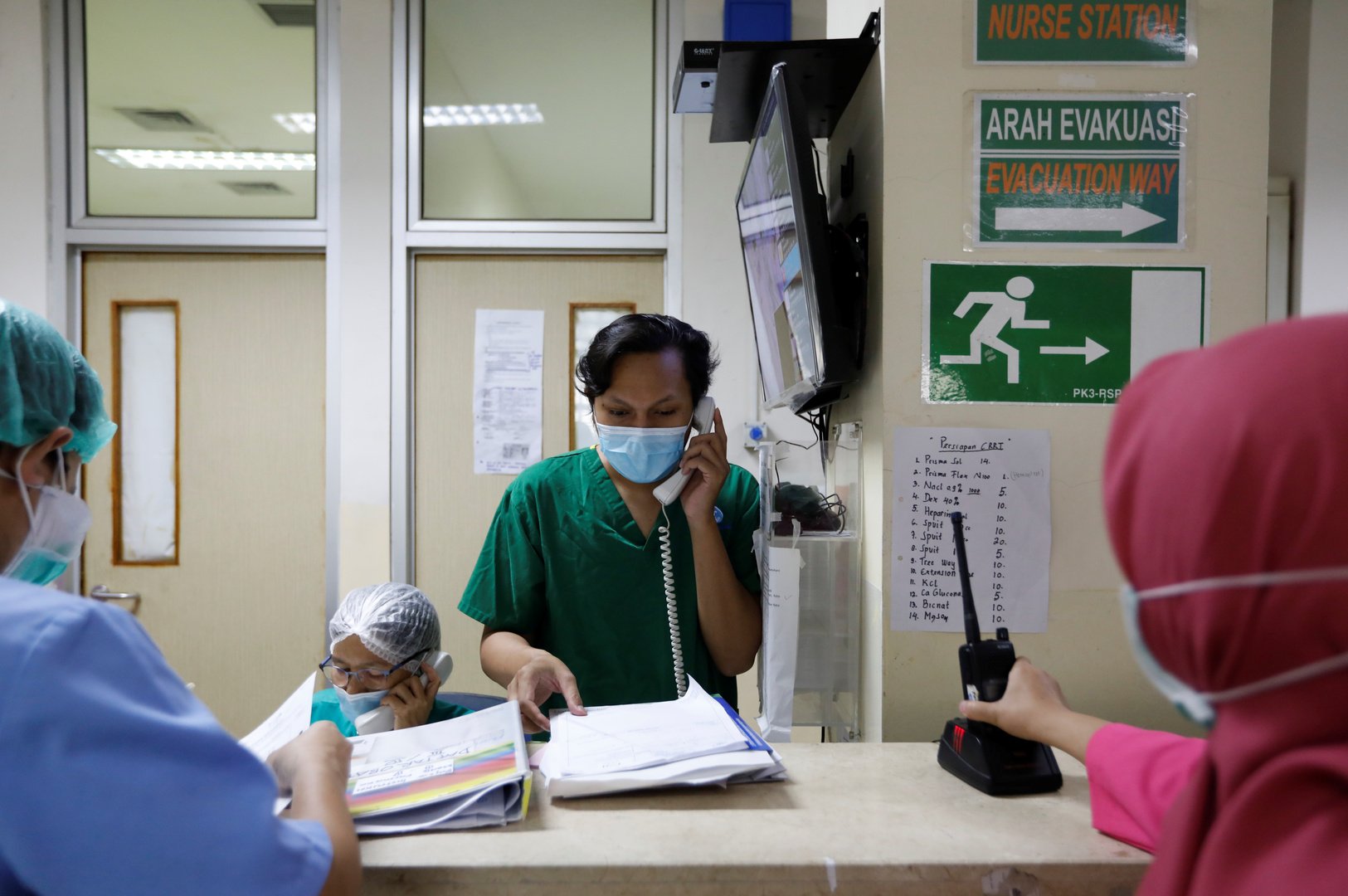 إندونيسيا تسجل أكبر حصيلة يومية لعدد المصابين بفيروس كورونا