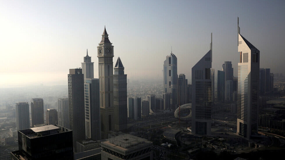 ولي عهد دبي يعلن استئناف الحركة الاقتصادية في الإمارة مدة 17 ساعة يوميا بدءا من 27 مايو