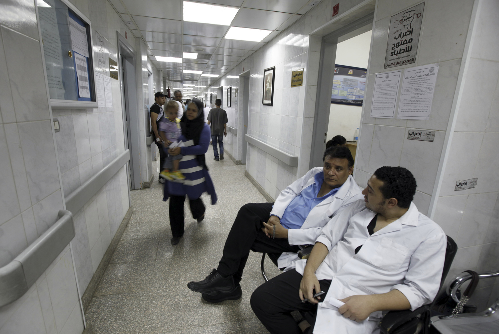 نقابة الأطباء في مصر تغلق أبوابها 3 أيام بسبب كورونا