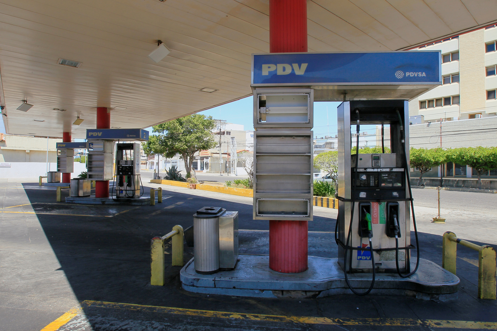 فنزويلا ترفع سعر الوقود اعتبارا من غد الاثنين