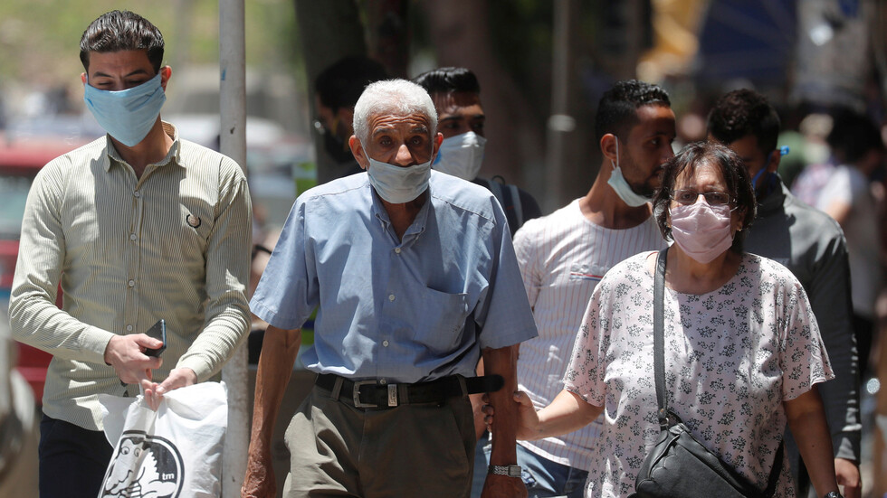 برلماني مصري يكشف سبب إعلانه إصابة 8 من عائلته بكورونا