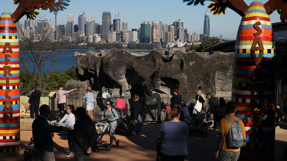 أستراليا تخفف قيود التباعد الاجتماعي