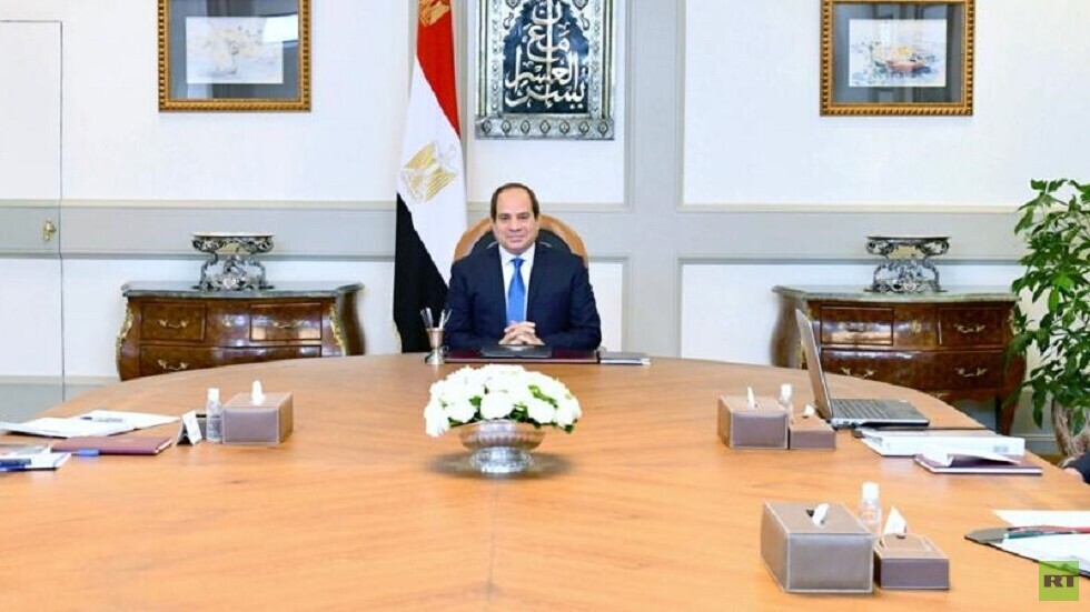 الرئيس المصري يطالب الحكومة بتحسين المؤشرات الاقتصادية في ظل أزمة كورونا