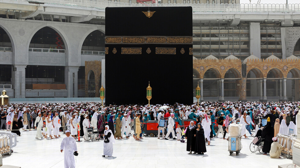 السعودية: مئات البلاغات عن تجاوزات في صلاة الجماعة.. والشؤون الإسلامية تتدخل