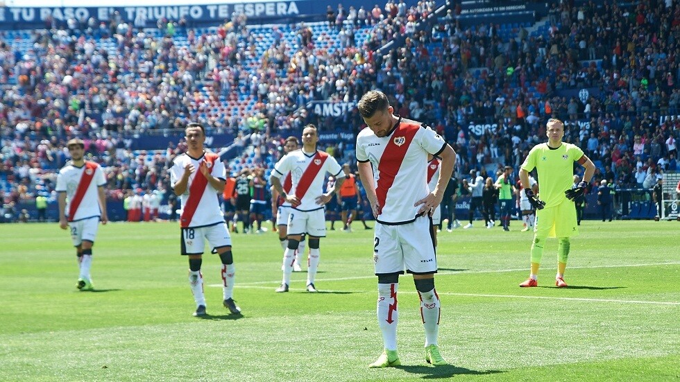 أول مباراة في إسبانيا بعد استئناف النشاط الكروي ستنطلق من الشوط الثاني!