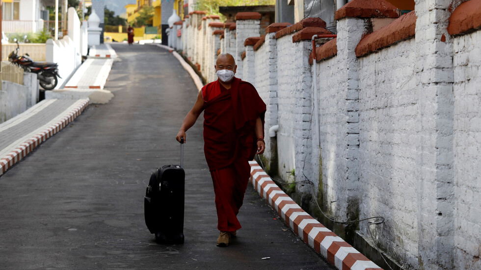 الهند تسجل أكبر ارتفاع يومي في إصابات كورونا والوفيات تتجاوز الـ6000