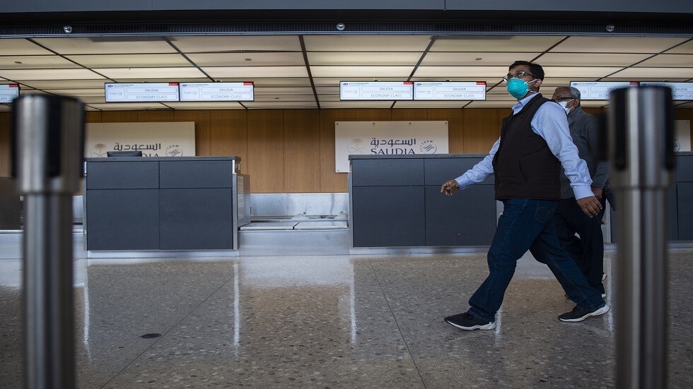 السعودية: ترحيل أي مقيم لا يلتزم بالكمامة وغيرها من الإجراءات