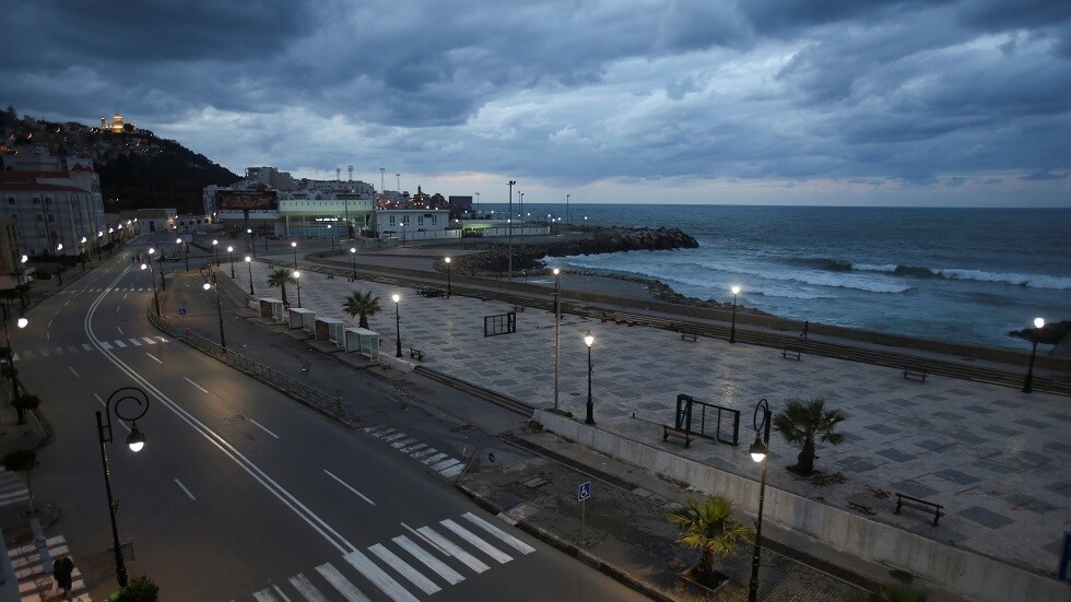 الجزائر تباشر في رفع الحجر الصحي تدريجيا اعتبارا من 14 يونيو
