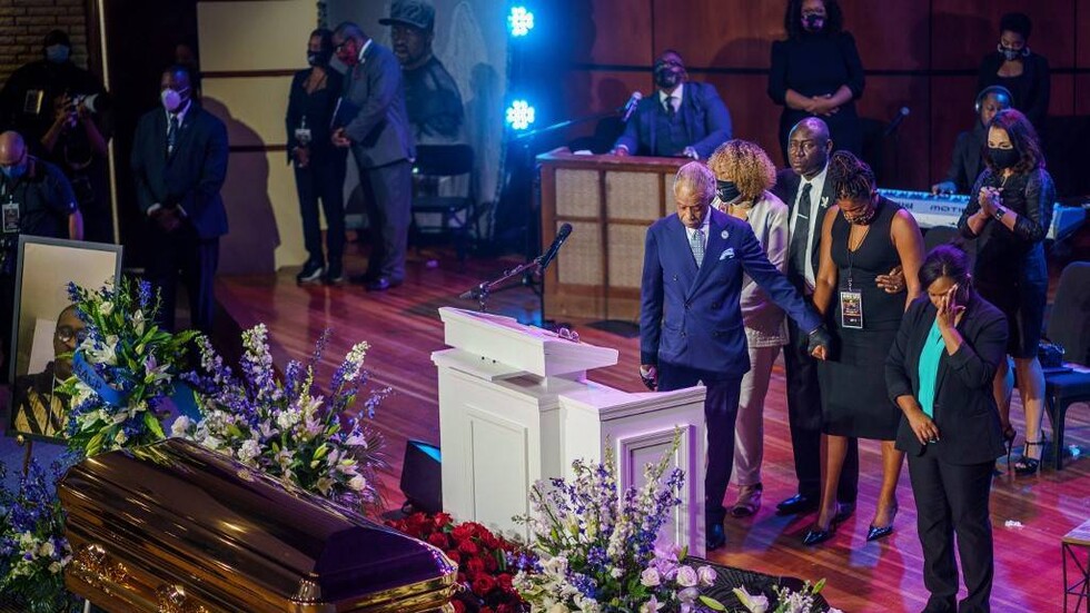 محامي القتيل الذي أشعل ثورة الاحتجاجات في أمريكا: وباء العنصرية هو من قتله لأنه أقوى من كورونا