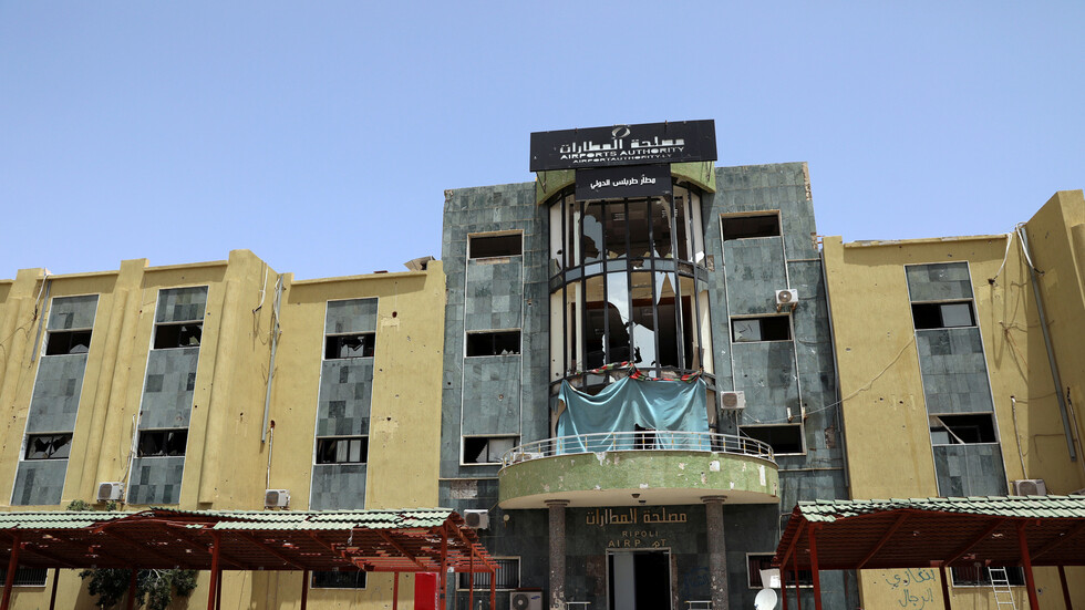 وحده في طرابلس ليس محاربا