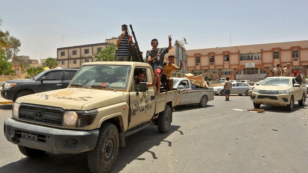 قوات حكومة الوفاق الليبية: أعيان مدينة سرت عرضوا تسليمها وسط انسحاب قوات حفتر