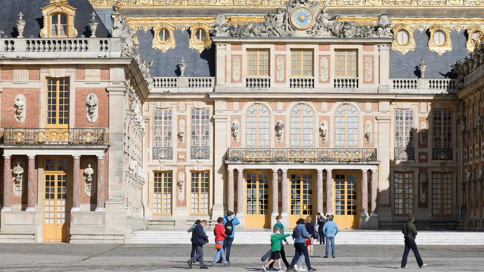 فرنسا تسجل 13 وفاة جديدة بفيروس كورونا مقابل 31 أمس