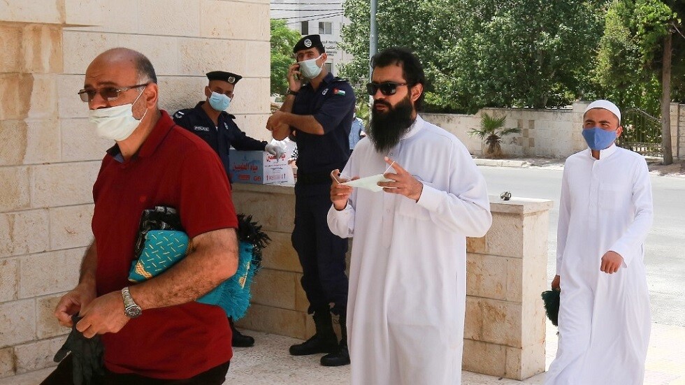 الأردن.. عزل عمارة يقطنها طبيب مصاب بكورونا