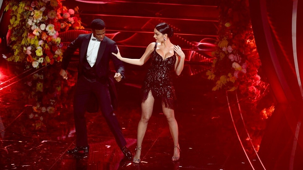 شاهد.. كيف عبرت جورجينا صديقة رونالدو عن تضامنها مع ذوي البشرة السوداء