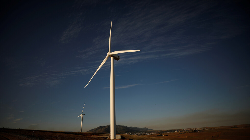 شركة إماراتية ستشيد وتشغل مزرعة ضخمة للطاقة المتجددة في أوزبكستان