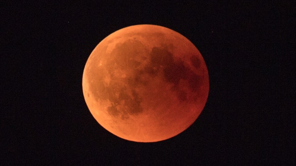 أول وكالة فضاء عربية ترسل مسبارا لدراسة المريخ قريبا !