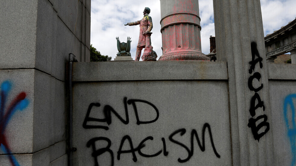 اعتداء عنصري جديد في أمريكا (فيديو)