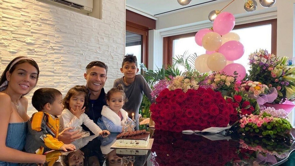 رونالدو يكسب الملايين من "إنستغرام"