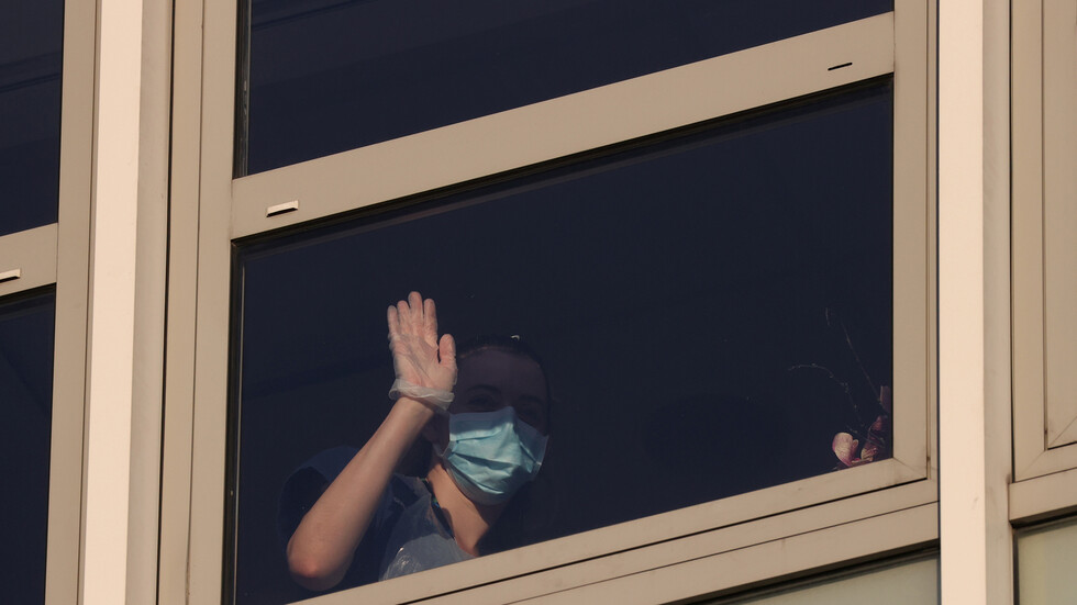 خبير بريطاني: لو طبقنا قيود العزل قبل أسبوع لأنقذنا نصف الضحايا