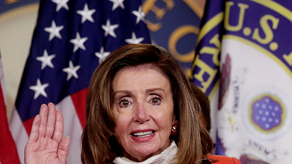 بيلوسي تطالب بإزالة 11 تمثالا لرموز الجنوب في الحرب الأهلية الأمريكية من مقر الكونغرس