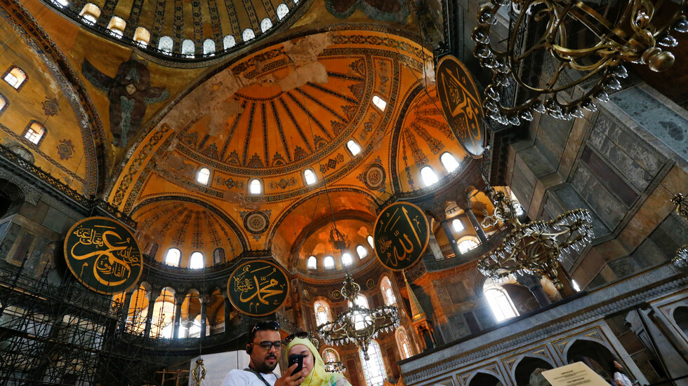 أنقرة: آيا صوفيا قضية سيادة وطنية وليست قضية دولية على الإطلاق
