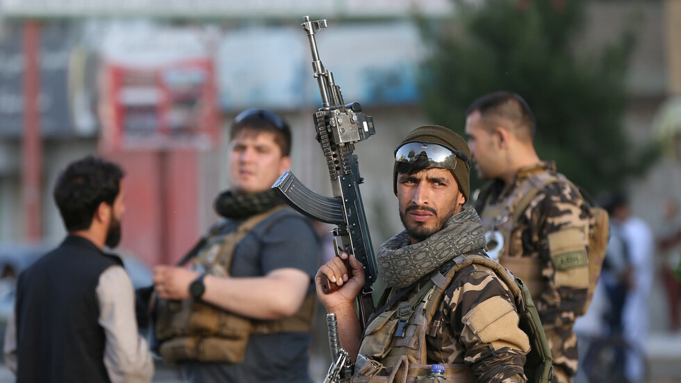 الداخلية الأفغانية: 4 قتلى وكثير من الجرحى جراء انفجار داخل مسجد في كابل