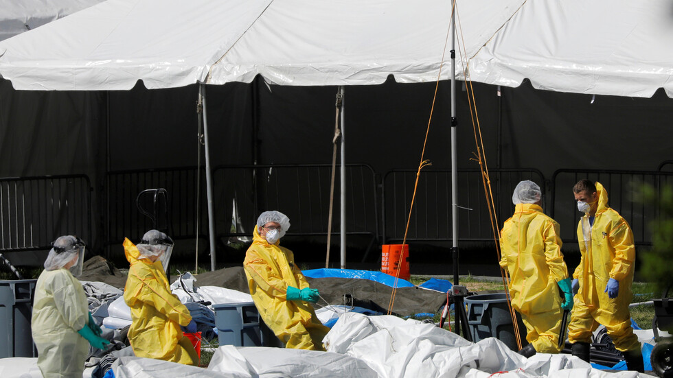 نحو 900 حالة وفاة وأكثر من 22 ألف إصابة جديدة بكورونا في أمريكا خلال يوم واحد