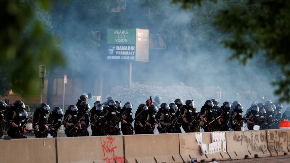 مجلس مينيابوليس الأمريكية يتبنى قرارا لتشكيل نظام أمني يستبدل إدارة الشرطة ويقوده المجتمع