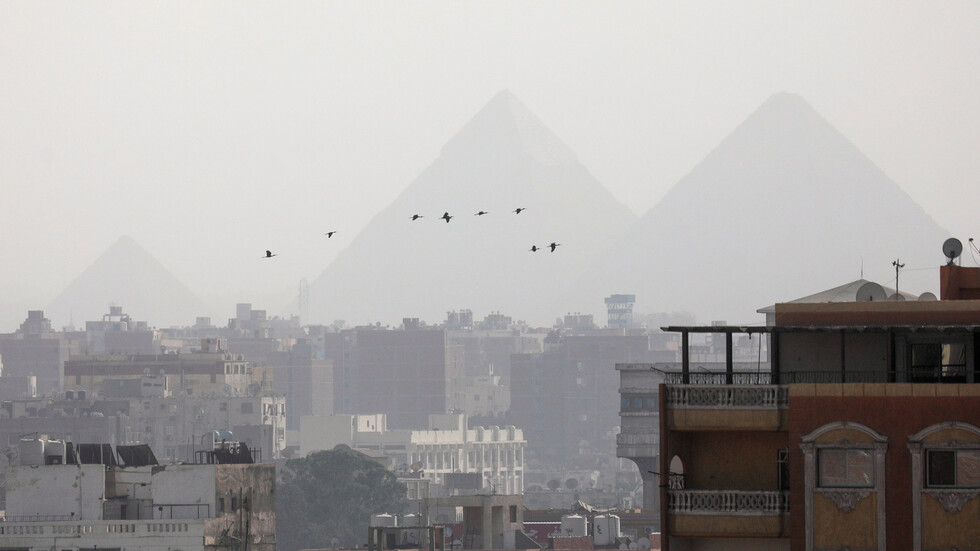 مصر.. وفاة رجل خلال تشييع قريبه المصاب بكورونا