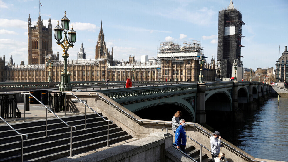 بريطانيا تسجل 181 وفاة جديدة بفيروس كورونا