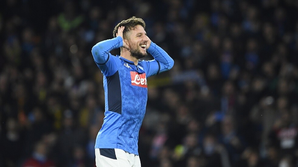 ميرتينز يكتب اسمه بأحرف من ذهب في سجلات نابولي