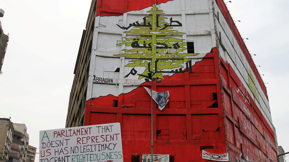 مواجهات عنيفة ليلا بين المحتجين والجيش شمالي لبنان