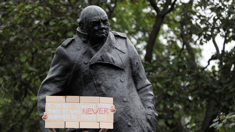 "غوغل" تقدم توضيحات بعد "اختفاء تشرتشل"