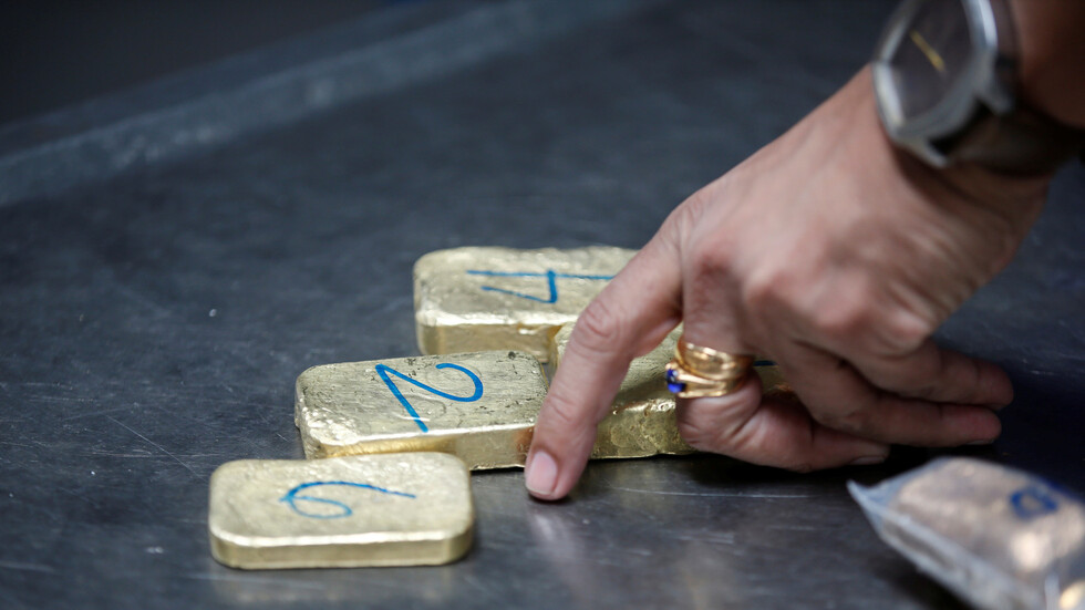 سويسرا.. البحث عن صاحب حقيبة منسية  تحتوي على 3 كيلوغرامات من الذهب