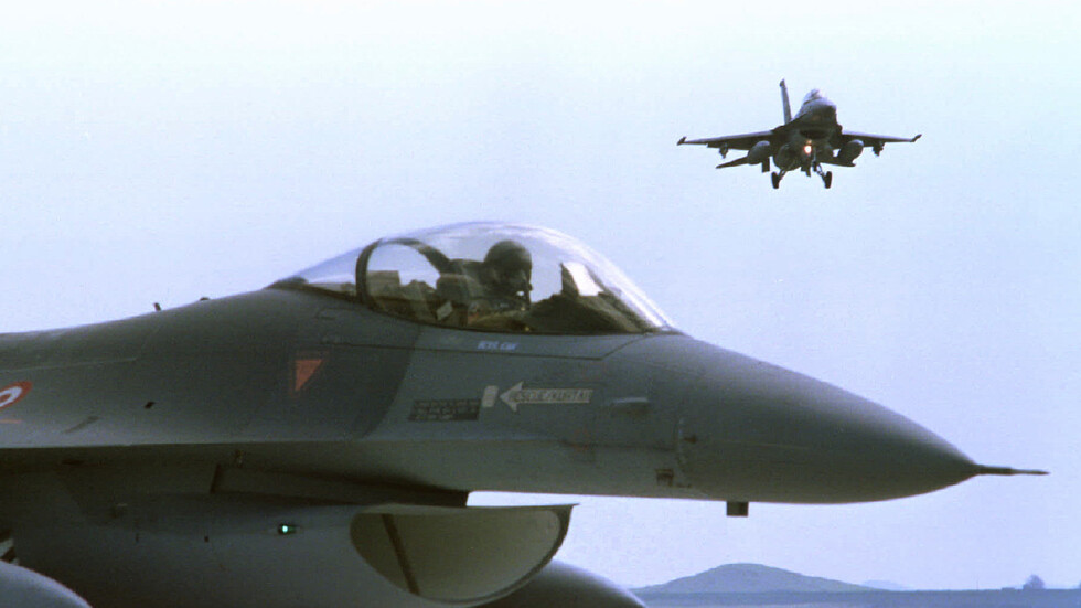 الجيش العراقي يستنكر اختراق الطائرات التركية للأجواء العراقية ويعتبر ذلك عملا استفزازيا