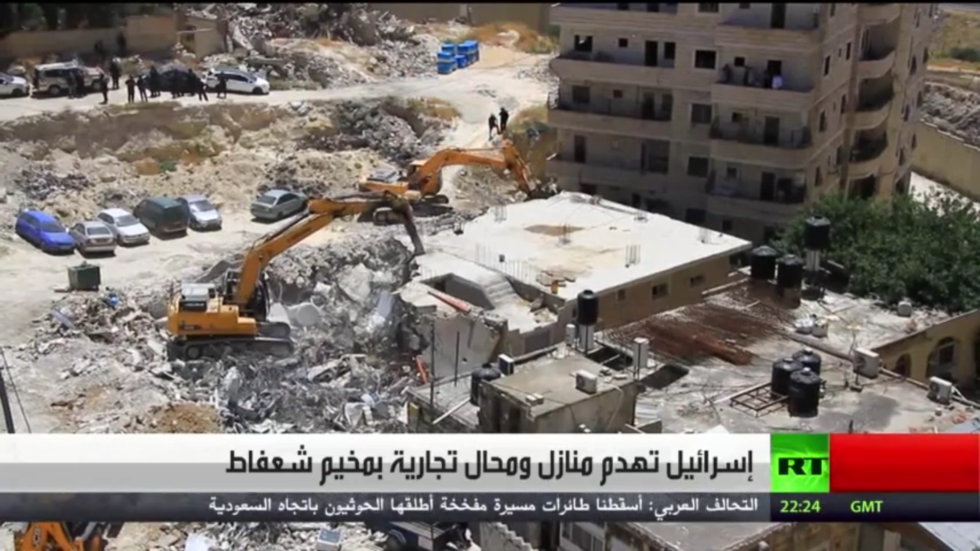 إسرائيل تهدم منازل ومحال جارية بمخيم شعفاط