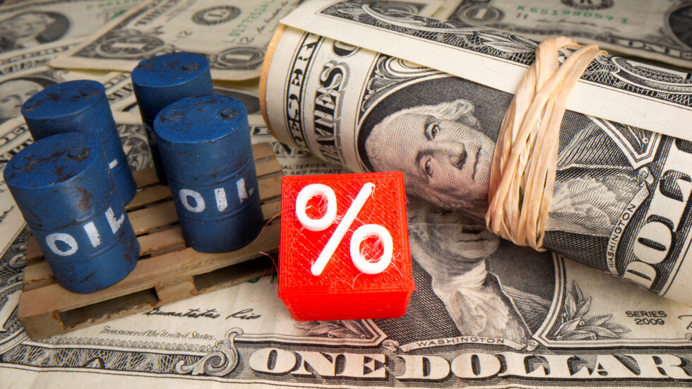 هل أزفت ساعة الدولار؟