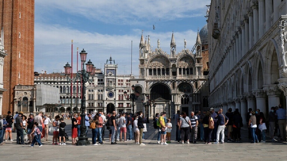 إيطاليا.. 43 حالة وفاة جديدة وأكثر من 300 إصابة بفيروس كورونا المستجد